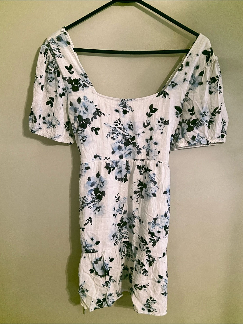 Maurice’s Size Women’s Small White Dress w/Blue Flowers